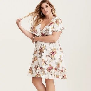 New Torrid Floral Pretty White Capelet Dress 2x